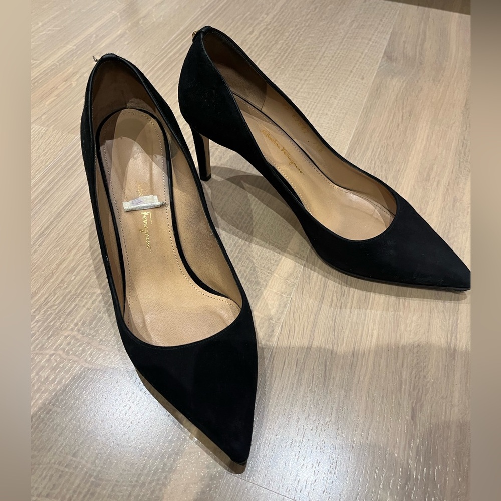 Elegant Black Women's Pumps